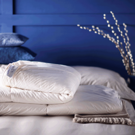 Soft and cosy EU lightweight duvet for a peaceful night&apos;s sleep